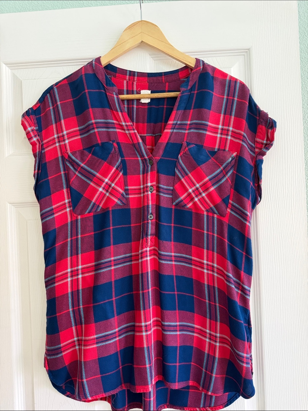 Gap Women's Red and Navy Plaid Cap-Sleeve Button Front Top